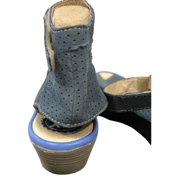 FLY London Yala Perforated Wedge Sandal Blue Suede Size 40 EU/9 US - Picture 3 of 7